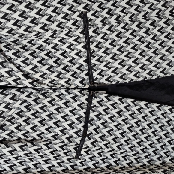 Jones Studio Black and White Patterned Blazer, Size 18W - Picture 3 of 7